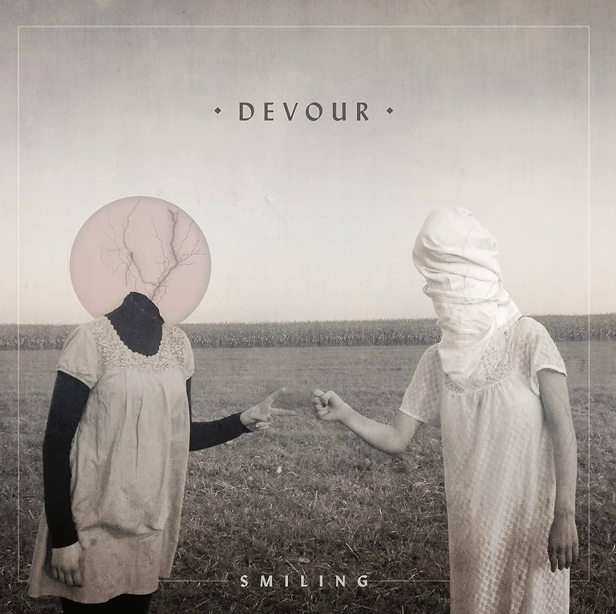 Smiling – Devour