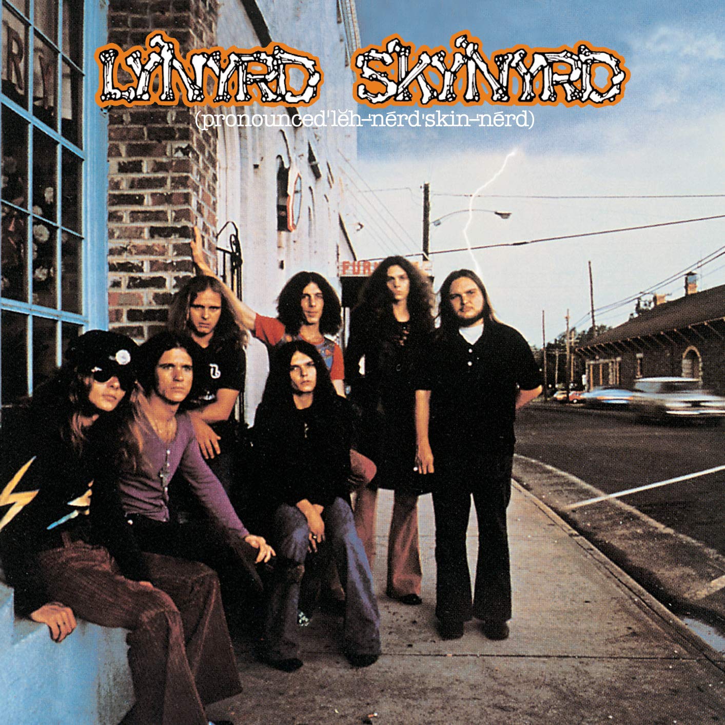 Lynyrd Skynyrd – (Pronounced 'Lĕh-'nérd 'Skin-'nérd)